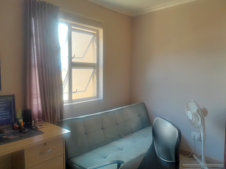 2 Bedroom Property for Sale in Whispering Pines Western Cape